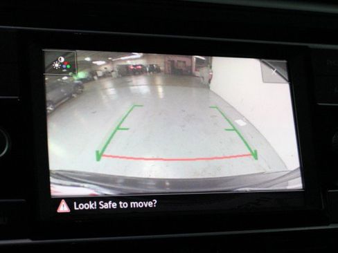 Used 2022 Volkswagen Atlas Cross Sport SE image 17