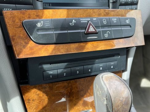 Used 2003 Mercedes-Benz E 500 Sedan image 21