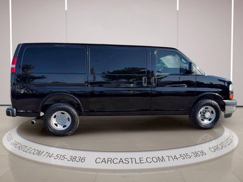 Used 2018 Chevrolet Express 2500 w/ Driver Convenience Package RWD image 7