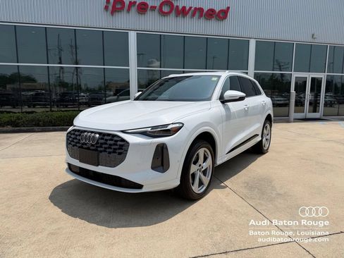 Used 2025 Audi Q5 Premium Plus w/ Premium Plus AWD/4WD image 1