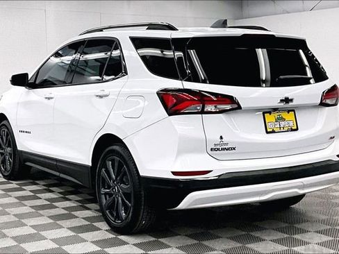 Used 2023 Chevrolet Equinox RS image 3