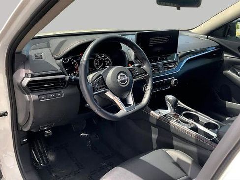Certified 2024 Nissan Altima 2.5 SR w/ SR Premium Package FWD image 18