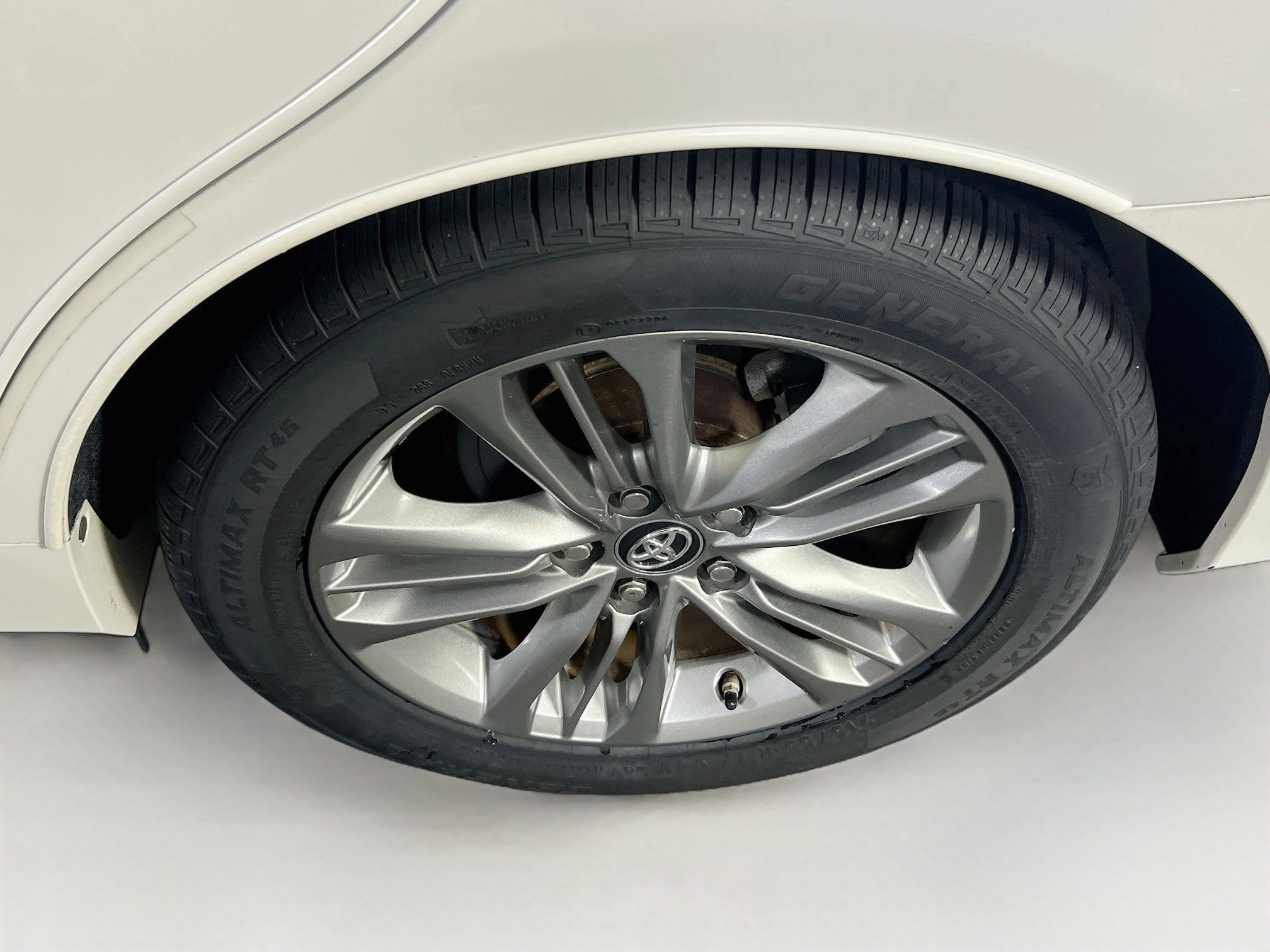 Used 2016 Toyota Camry SE w/ Protection Package (Q2) FWD image 28