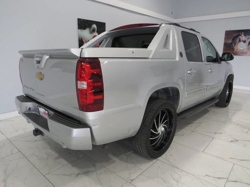 Used 2013 Chevrolet Avalanche LS RWD image 3