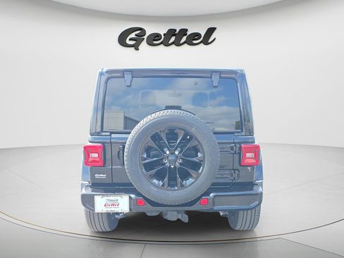 Used 2022 Jeep Wrangler Unlimited Sahara image 5