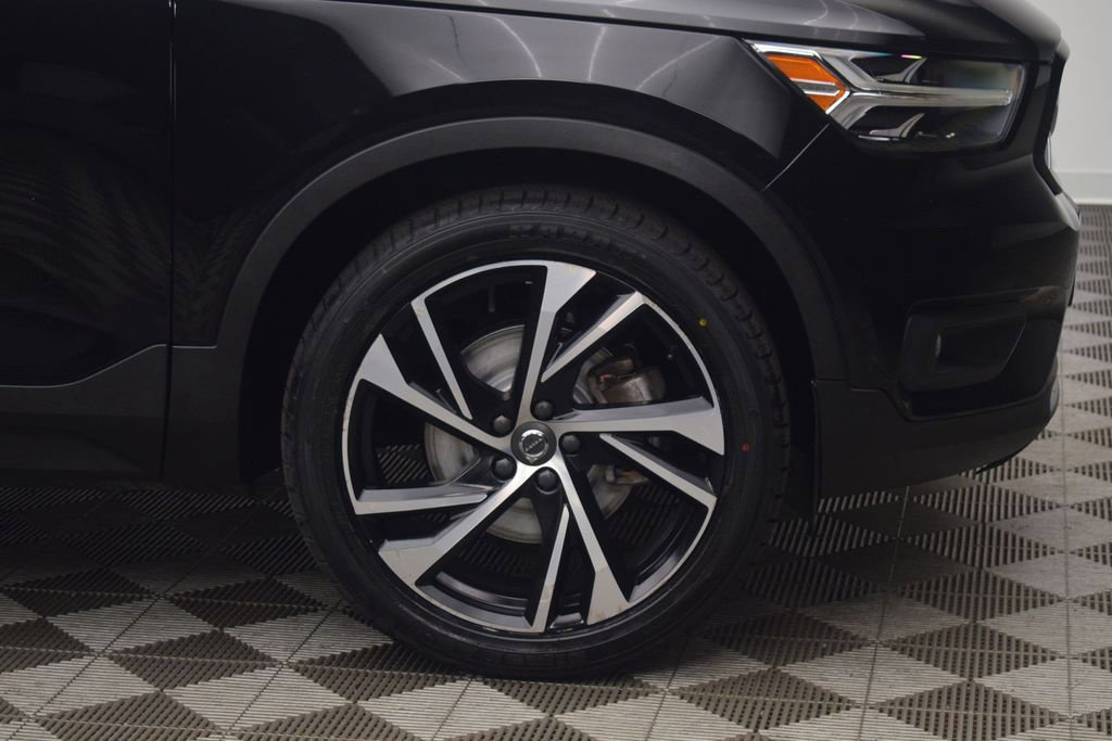 Used 2021 Volvo XC40 T5 R-Design w/ Climate Package AWD/4WD image 28