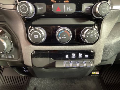 Used 2025 RAM 1500 Warlock AWD/4WD image 20