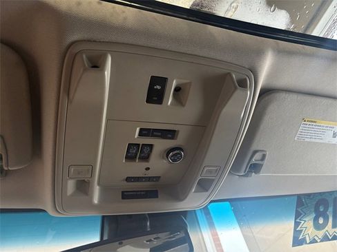 Used 2018 GMC Yukon XL SLT w/ Premium Edition image 22