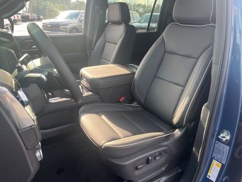 New 2026 GMC Yukon XL Elevation image 15