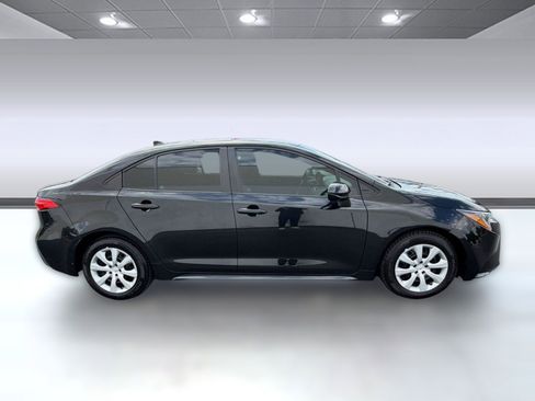 Certified 2022 Toyota Corolla LE FWD image 8