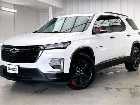 Used 2023 Chevrolet Traverse Premier w/ Redline Edition AWD/4WD image 2