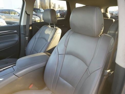 Used 2018 Buick Enclave Premium image 8