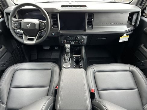 New 2025 Ford Bronco Badlands image 2