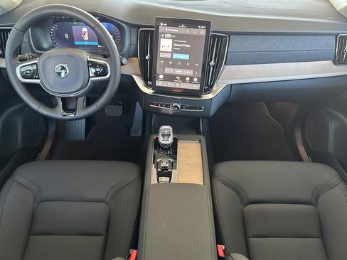 Used 2026 Volvo XC90 B5 Plus w/ Protection Package AWD/4WD image 3