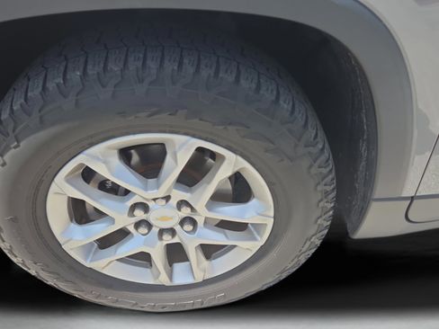 Used 2018 Chevrolet Traverse LS w/ LPO, Floor Liner Package FWD image 28