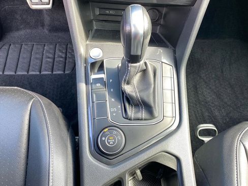 Used 2021 Volkswagen Tiguan SE R-Line AWD/4WD image 12