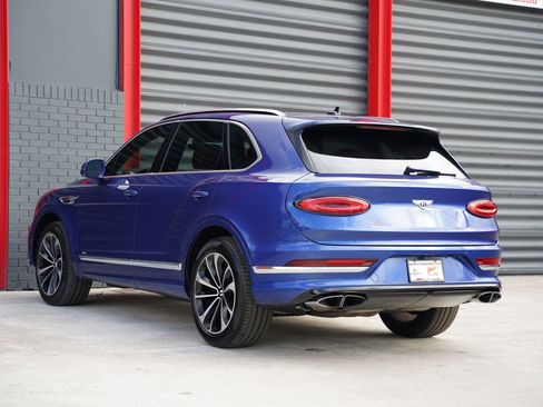 Used 2021 Bentley Bentayga V8 image 8
