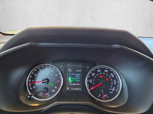 Used 2020 Toyota RAV4 XLE w/ XLE Grade Weather Package FWD image 8
