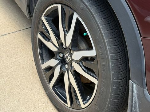 Used 2021 Honda Pilot Touring image 10