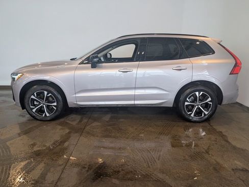 Used 2026 Volvo XC60 B5 Core w/ Climate Package image 3