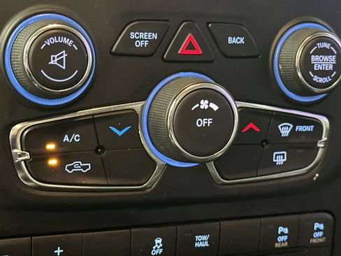 Used 2016 RAM 1500 Big Horn RWD image 15