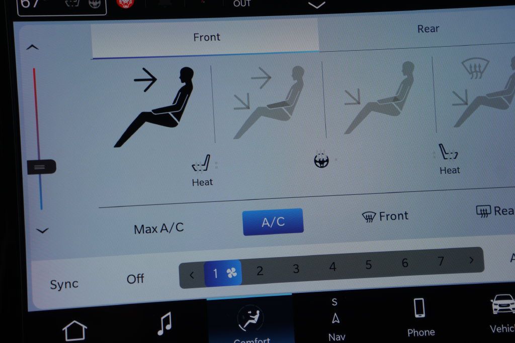 Used 2024 Chrysler Pacifica Limited FWD image 32