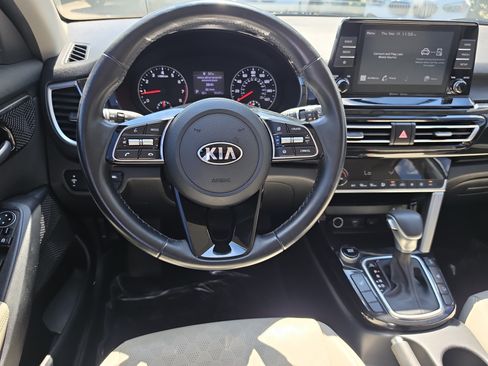 Certified 2021 Kia Seltos EX AWD/4WD image 13