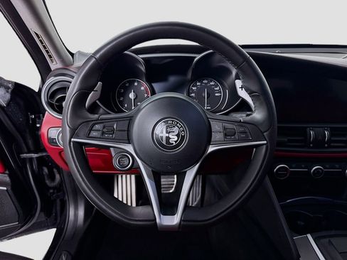 Used 2018 Alfa Romeo Giulia Ti Sport w/ Quick Order Package 22U Sport RWD image 11