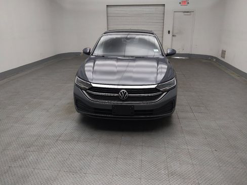 Used 2024 Volkswagen Jetta SE FWD image 15
