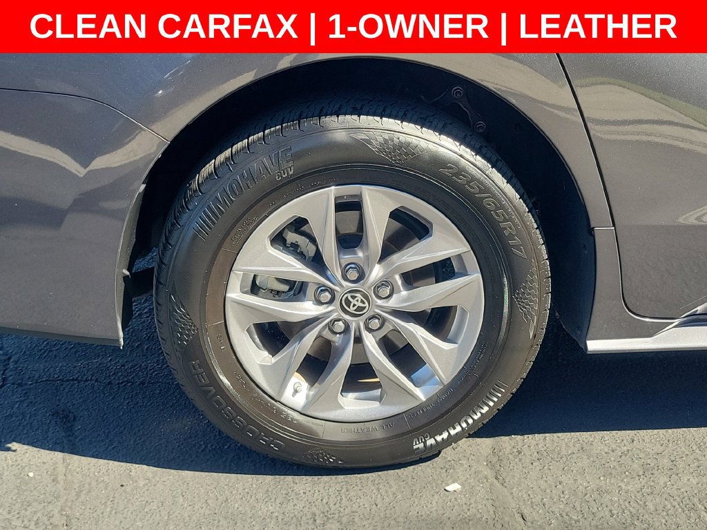 Used 2025 Toyota Sienna XLE FWD image 8