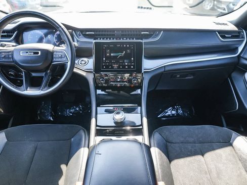 Used 2022 Jeep Grand Cherokee Altitude image 11