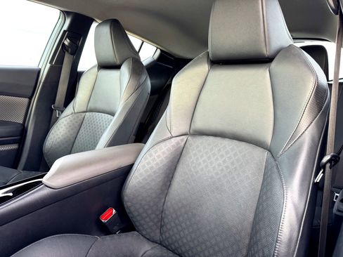 Used 2021 Toyota C-HR Limited image 13