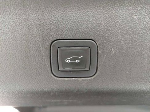 Used 2021 Chevrolet Suburban RST w/ Luxury Package RWD image 13