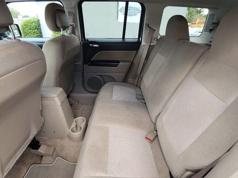 Used 2017 Jeep Patriot Latitude image 24