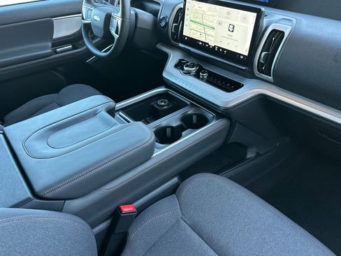 Used 2025 Ford Expedition Max Active image 17