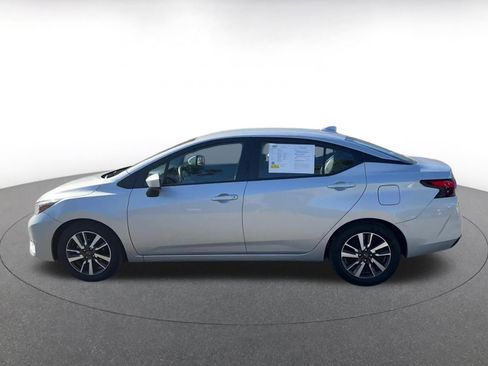 Used 2025 Nissan Versa SV image 9