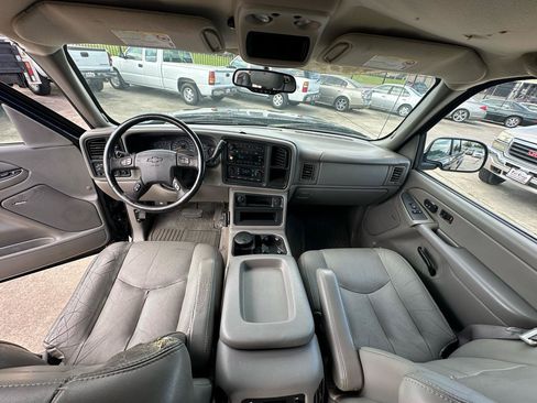 Used 2006 Chevrolet Silverado 2500 LT w/ Onstar Plus Package AWD/4WD image 33