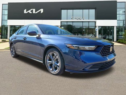 Used 2023 Honda Accord EX image 1