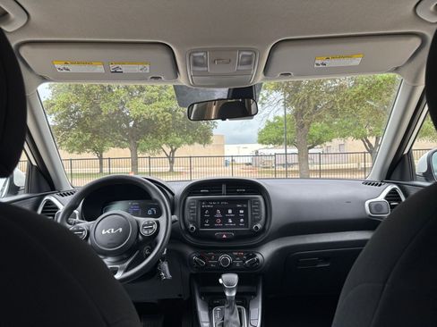 Used 2025 Kia Soul LX w/ LX Technology Package image 36