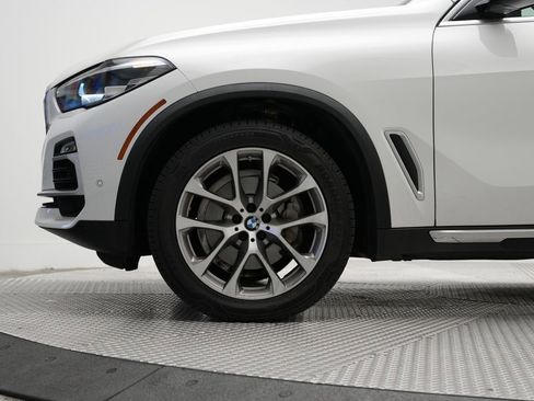 Used 2021 BMW X5 xDrive40i w/ Premium Package 2 AWD/4WD image 2