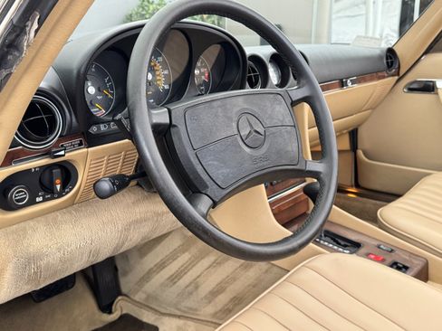 Used 1989 Mercedes-Benz 560 SL image 14