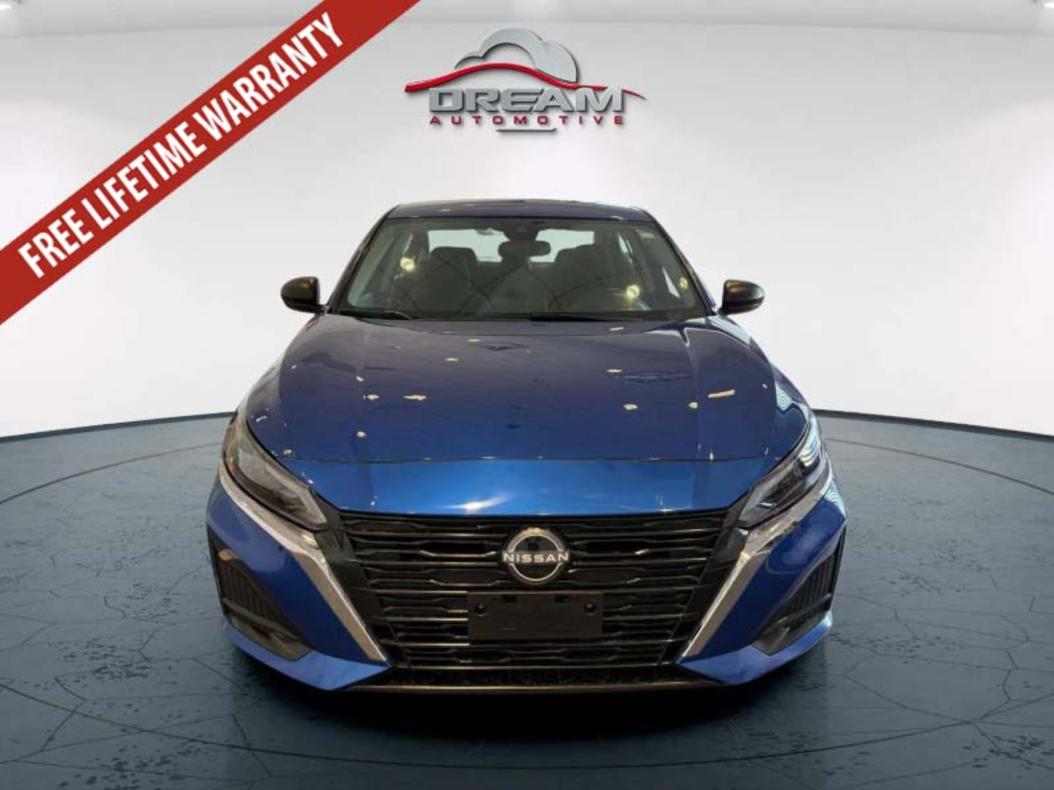 Used 2025 Nissan Altima 2.5 SV FWD image 3
