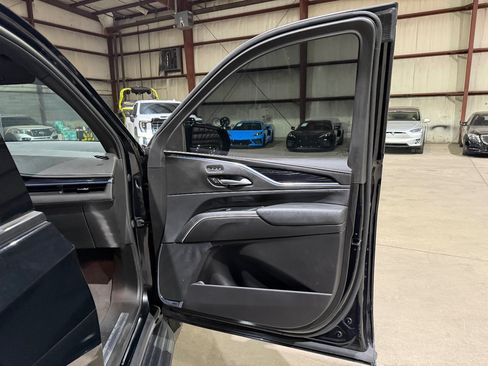 Used 2023 Cadillac Escalade Sport AWD/4WD image 24