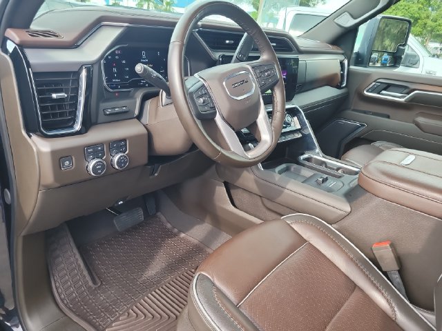 Used 2025 GMC Sierra 2500 Denali w/ Denali Reserve Package AWD/4WD image 18