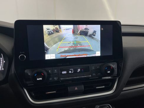 Used 2025 Toyota Grand Highlander AWD image 69