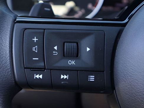 Used 2021 Nissan Rogue SV FWD image 19