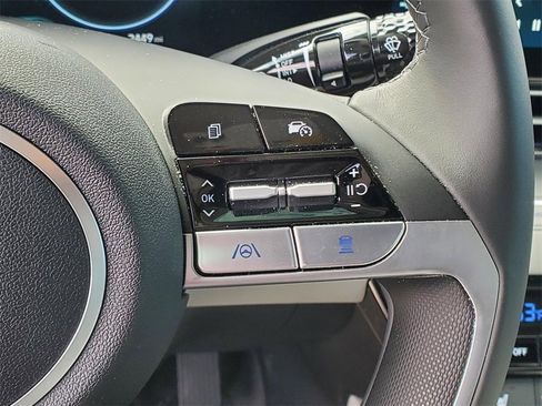 Used 2025 Hyundai Elantra Limited image 28