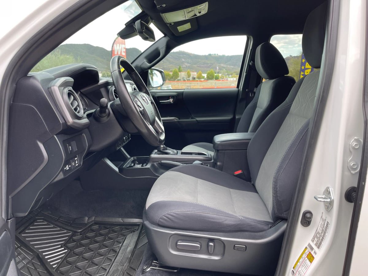 Used 2022 Toyota Tacoma TRD Off-Road RWD image 17