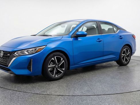 Used 2025 Nissan Sentra SV FWD image 3