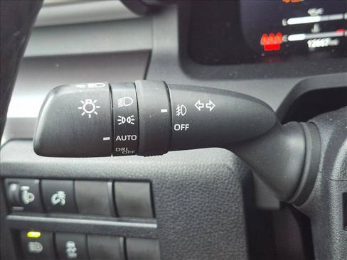 Used 2025 Toyota Tacoma TRD Sport RWD image 6